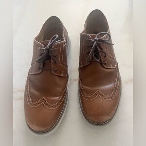 Johnston & Murphy Big Kid Holden Wingtip Boys Dress Casual Lace-Up Shoe